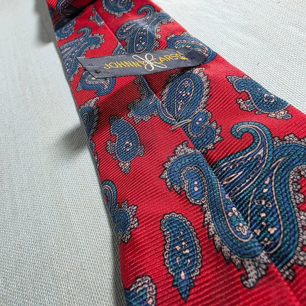 Johnny Carson Mens Red Paisley Silk Tie Vintage Red Blue Formal Necktie